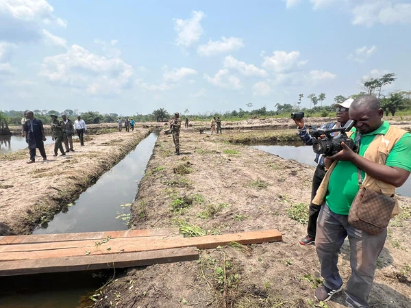 news-1600-1200 news-1600-1200